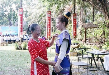 Sinh viên Lào, Campuchia trải nghiệm cuộc sống miền quê Nam bộ