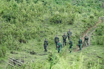 Biên phòng Việt Nam-Lào tăng phối hợp quản lý và bảo vệ biên giới