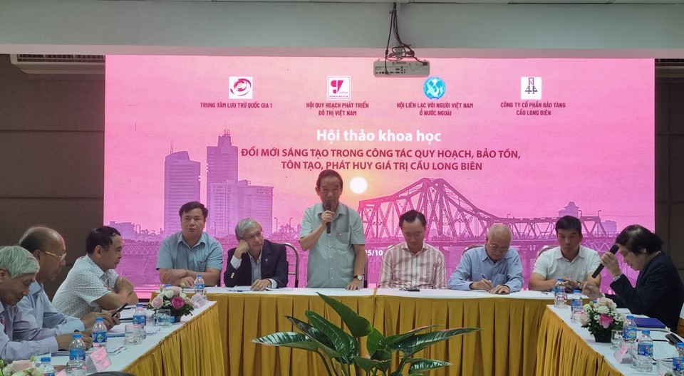 Kiều bào đồng hành trong việc quy hoạch, bảo tồn và tôn tạo cầu Long Biên