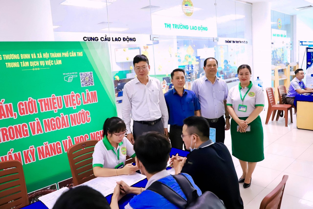 Hơn 16.800 vị trí việc làm trống cần tuyển lao động tại các tỉnh, thành phía Nam