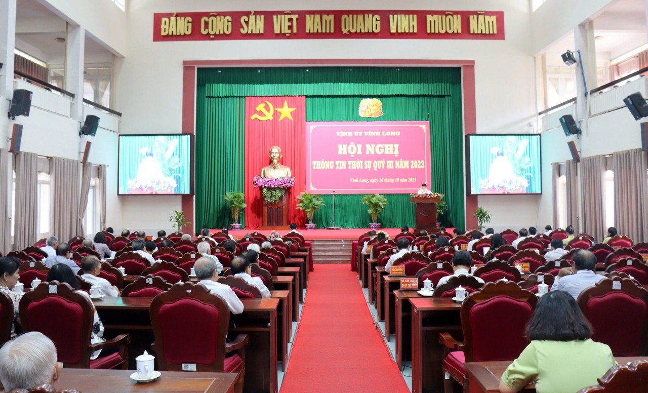 Vĩnh Long: Tập huấn biển đảo cho hơn 1.400 đại biểu