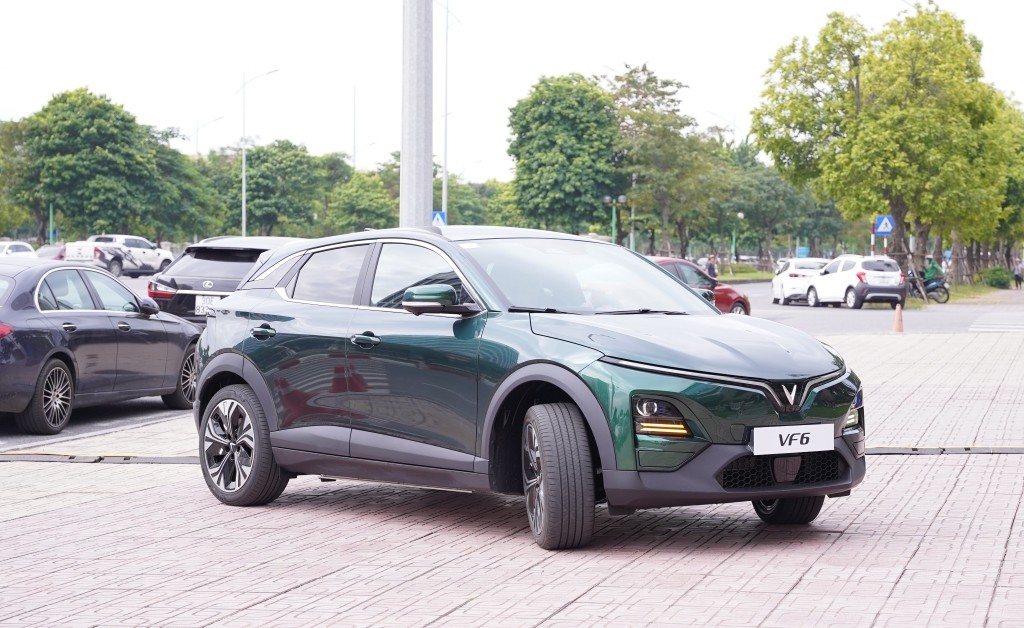 VinFast VF 6 được bảo hành lên tới 7 năm hoặc 160.000 km, pin bảo hành 8 năm, không giới hạn số km.