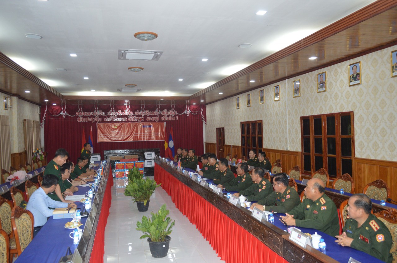 Thêm nghĩa tình sẻ chia với nước bạn Lào
