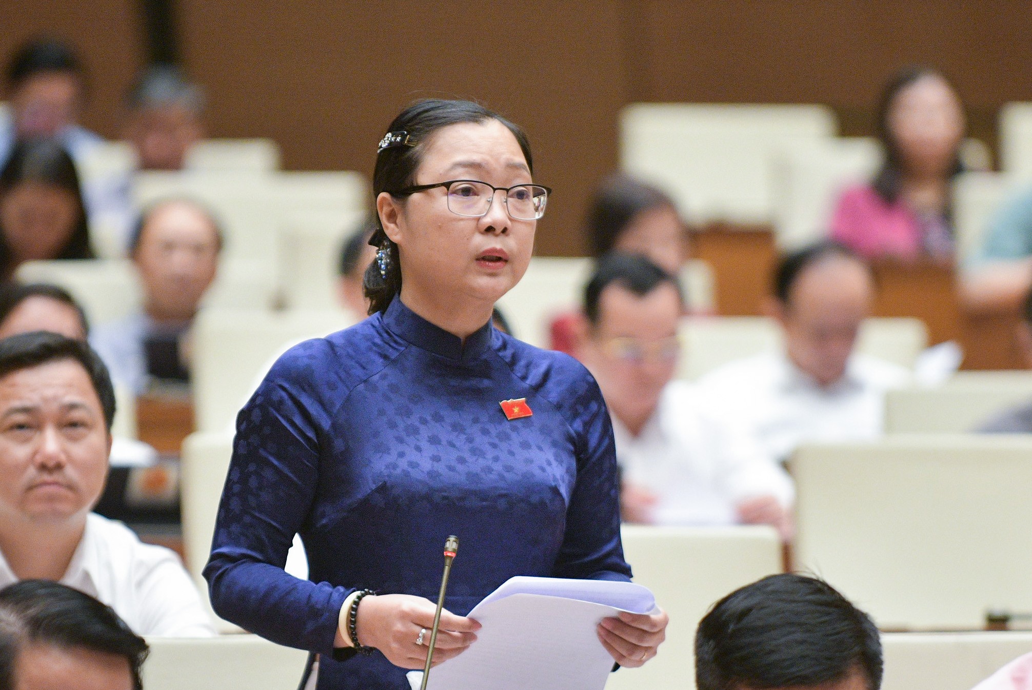 Đại biểu Nguyễn Thị Quyên Thanh phát biểu tại hội trường. (Ảnh: Quochoi.vn) Đại biểu Nguyễn Thị Quyên Thanh phát biểu tại hội trường. (Ảnh: Quochoi.vn)