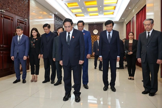 Thủ tướng Phạm Minh Chính viếng nguyên Thủ tướng Trung Quốc Lý Khắc Cường