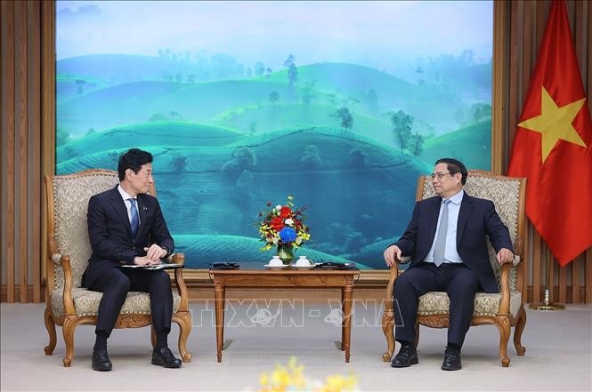 Thủ tướng Phạm Minh Chính tiếp Bộ trưởng Bộ Kinh tế, Thương mại và Công nghiệp Nhật Bản