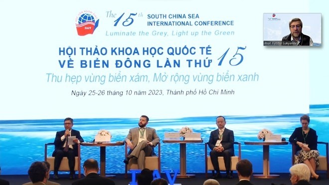 Các học giả thảo luận tại hội thảo. (Ảnh: dangcongsan.vn)