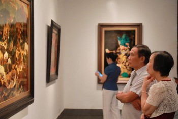 Hội họa kết nối tình dân Việt - Lào