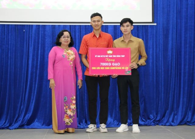 Đồng Tháp mở rộng quan hệ hợp tác với các địa phương nước bạn Campuchia