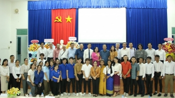 dong thap mo rong quan he hop tac voi cac dia phuong nuoc ban campuchia