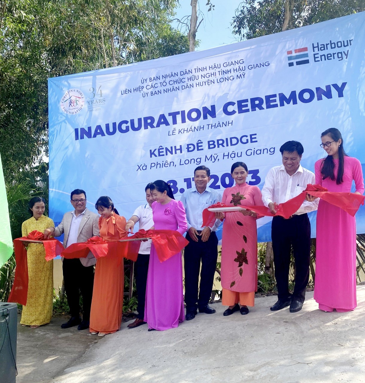 Khánh thành cầu Kinh Đê do Hiệp hội Christina Noble Children’s Foundation (CNCF)/ Anh tài trợ