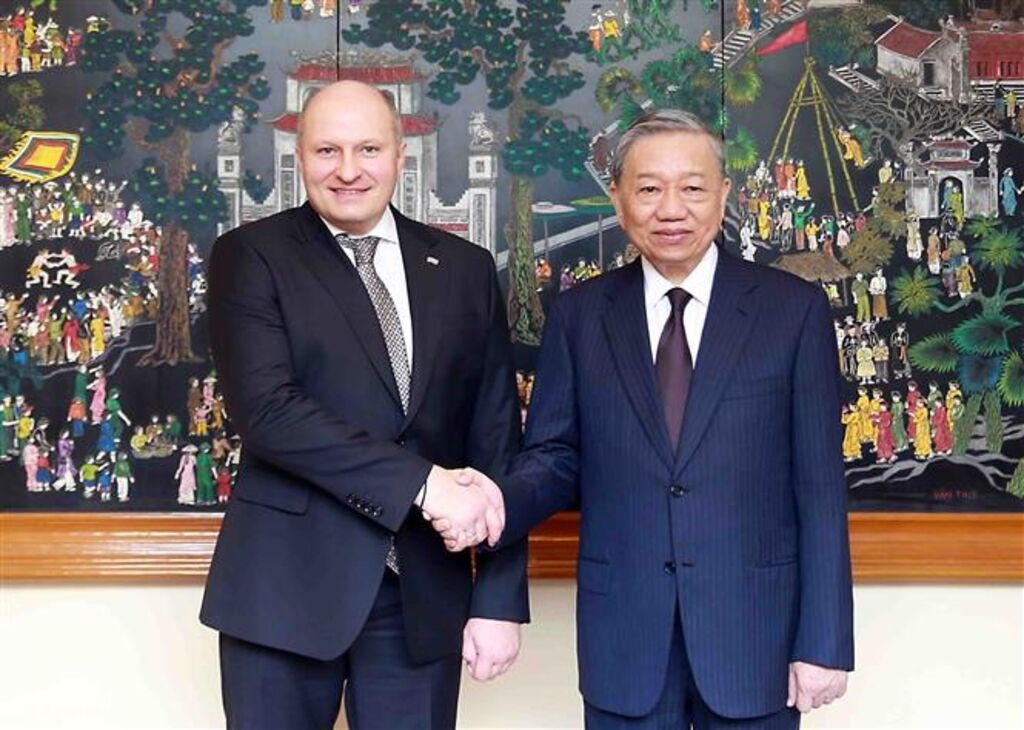 Bộ trưởng Công an Tô Lâm đón Bộ trưởng Bộ Tình trạng khẩn cấp Liên bang Nga Kurenkov Aleksandr Vyacheslavovich. (Ảnh: TTXVN)