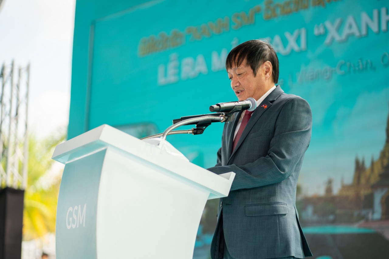 Đại sứ Việt Nam tại Lào Nguyễn Bá Hùng.