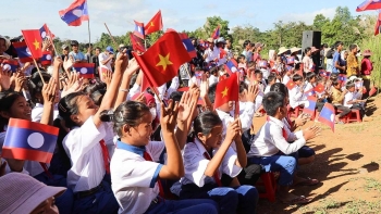 Quân dân biên giới Việt - Lào: cùng nhau hợp tác, cùng nhau ca vui