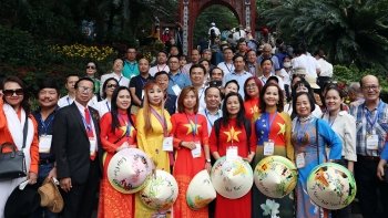 phat huy nguon luc cua nguoi viet nam o nuoc ngoai phuc vu phat trien dat nuoc trong tinh hinh moi