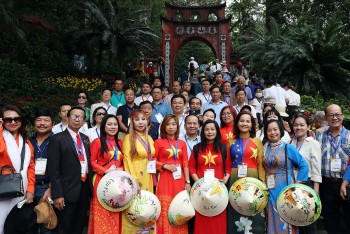 Phát huy nguồn lực của người Việt Nam ở nước ngoài phục vụ phát triển đất nước trong tình hình mới
