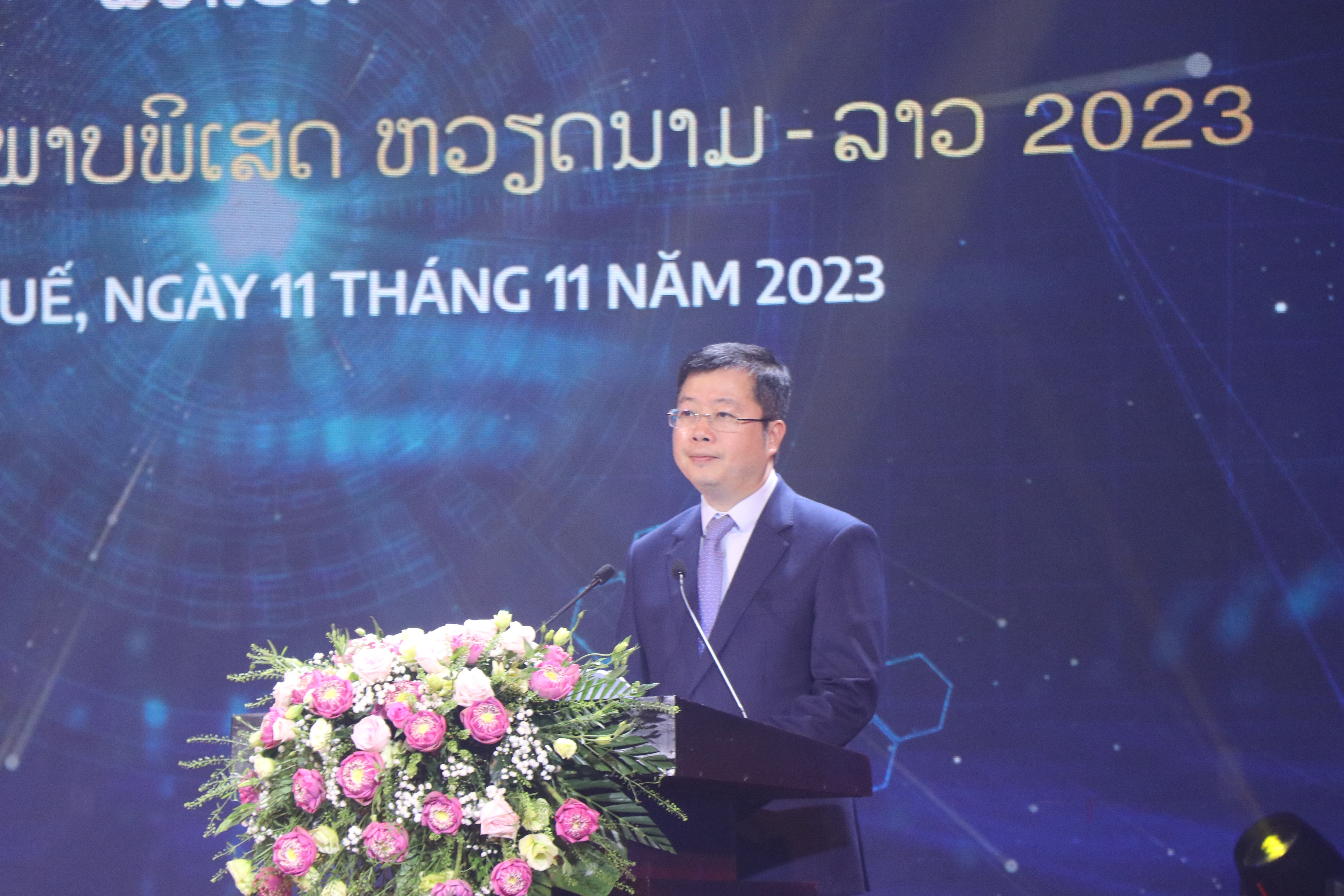 Ngày hội thắm tình hữu nghị đặc biệt Việt Nam - Lào