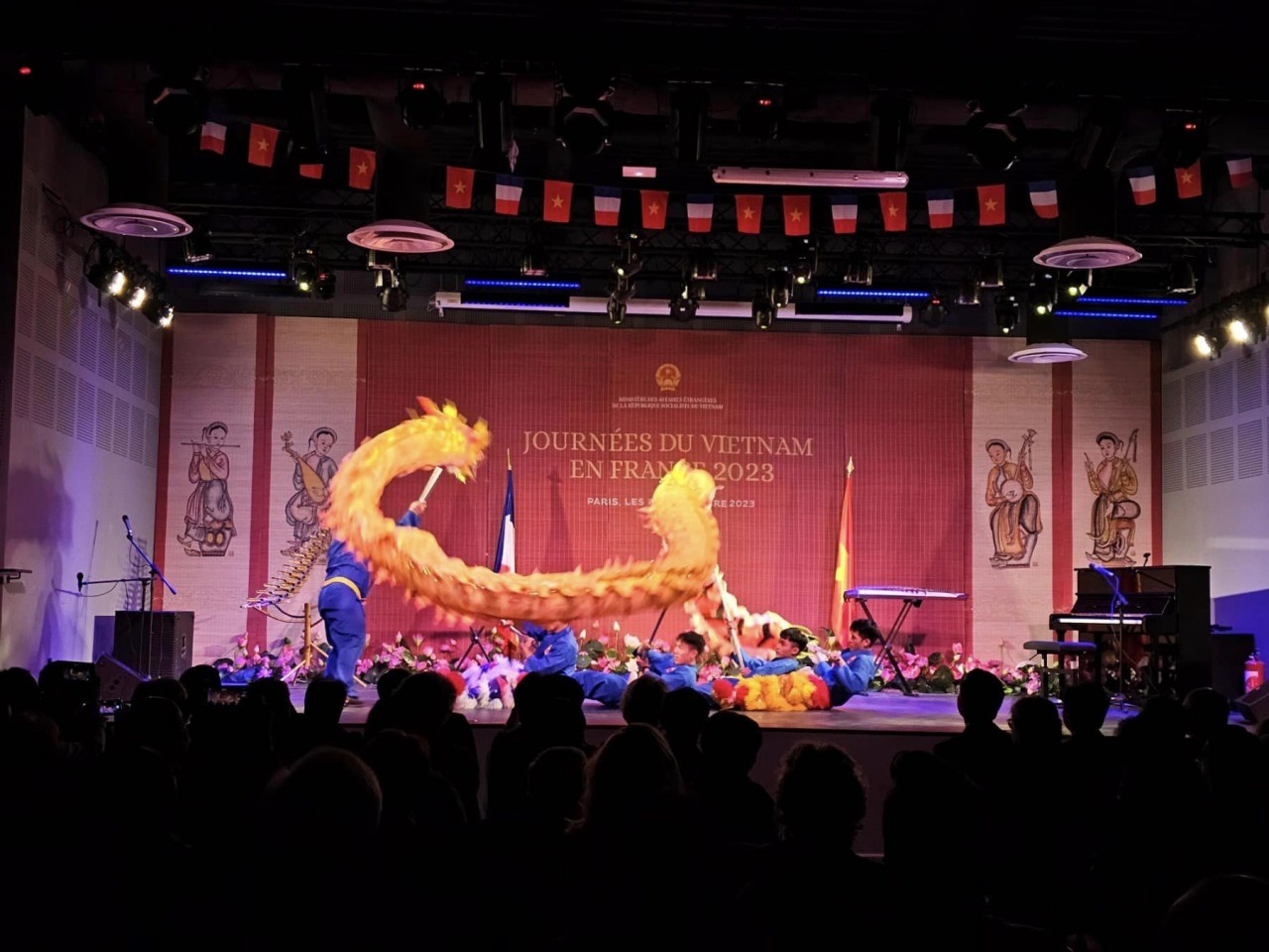  Văn hoá nghệ thuật luôn là ngôn ngữ giàu tình cảm làm ấm áp thêm tình hữu nghị giữa hai thành phố, hai đất nước
