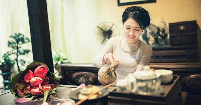 Tử vi hôm nay 12 con giáp 12/11/2023 Tuất may mắn nhân đôi công danh thuận lợi