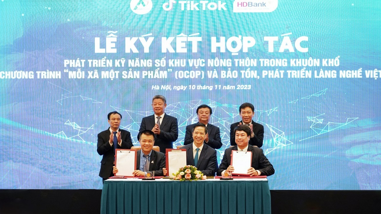 HDBank cùng Agritrade thúc đẩy tiêu thụ nông sản Việt trên nền tảng số