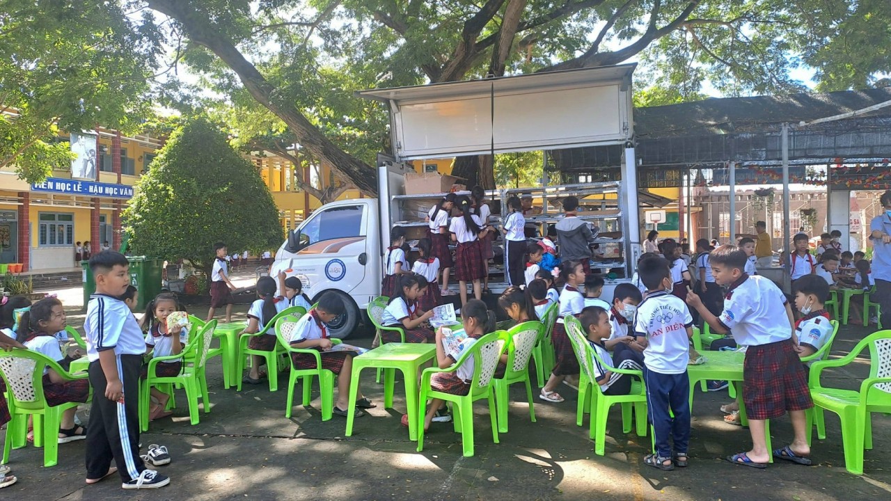 Global Vision Hàn Quốc đưa sách đến với học sinh Bến Tre