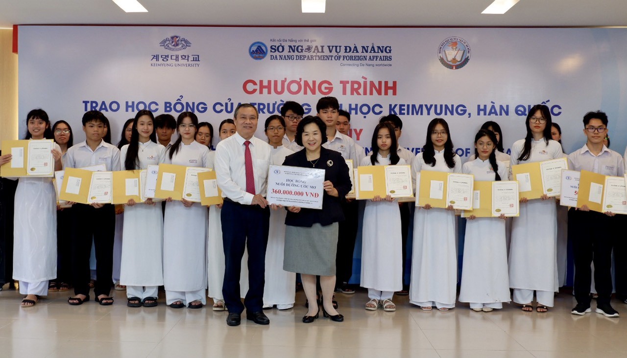 Đại học Keimyung Hàn Quốc và FHF cung cấp học bổng và dịch vụ khúc xạ tại Đà Nẵng