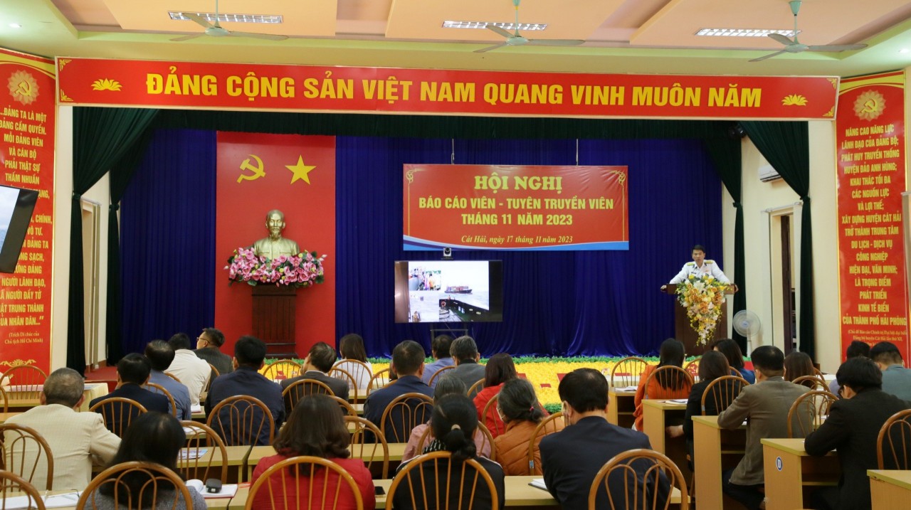 Tuyên truyền biển, đảo tại huyện Cát Hải (Hải Phòng)