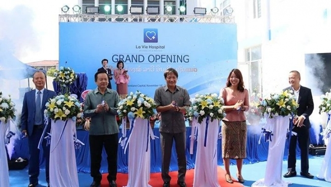 Cộng đồng người Việt tại Lào có thêm địa chỉ khám chữa bệnh