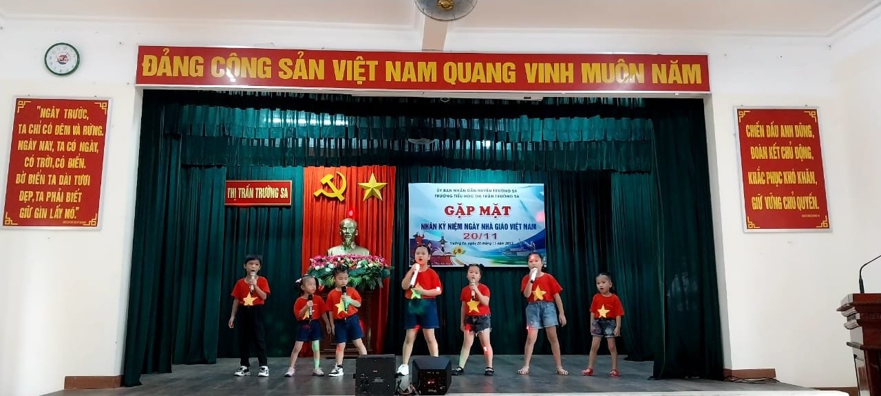 Các địa phương của huyện Trường Sa gặp mặt kỷ niệm Ngày Nhà giáo Việt Nam
