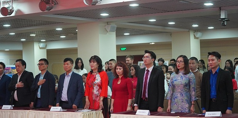 Nhiều hoạt động kỉ niệm tri ân thầy cô giáo ở LB Nga
