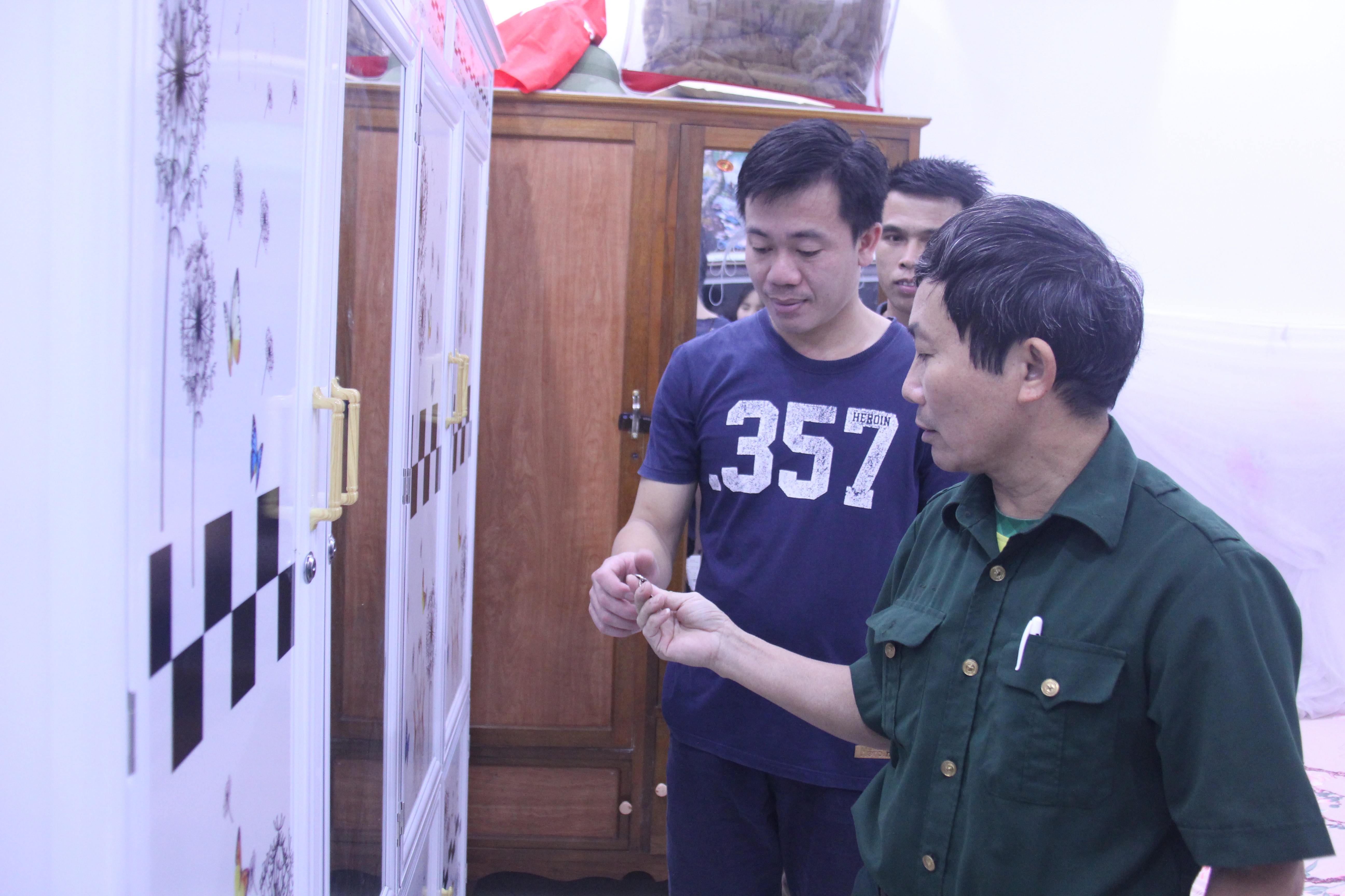 Lưu học sinh Lào dưới mái ấm gia đình Việt