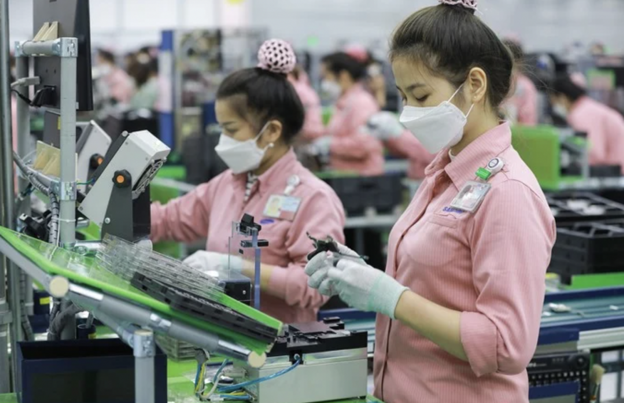 Đề xuất doanh nghiệp trả lương, thưởng Tết Nguyên đán 2024 cho người lao động trước 20 ngày
