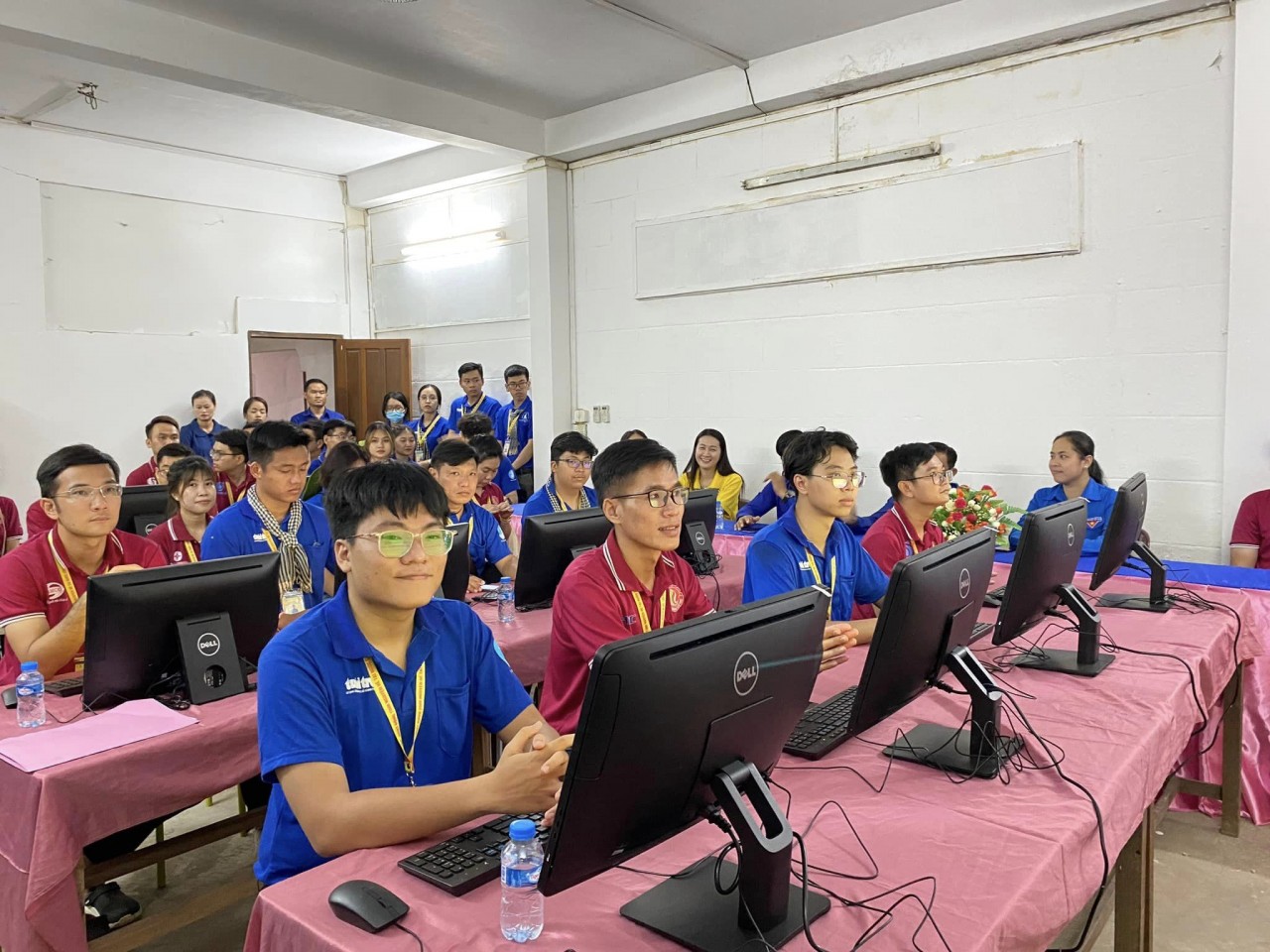 Hoạt động tình nguyện vun đắp tình đoàn kết Việt - Lào