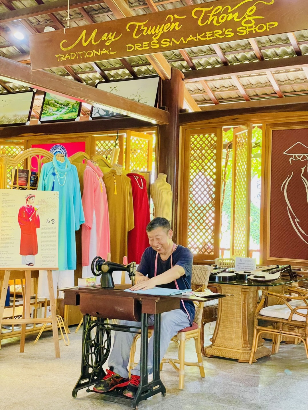 Làng nghề Trường Sơn - Điểm đến mới của khách quốc tế