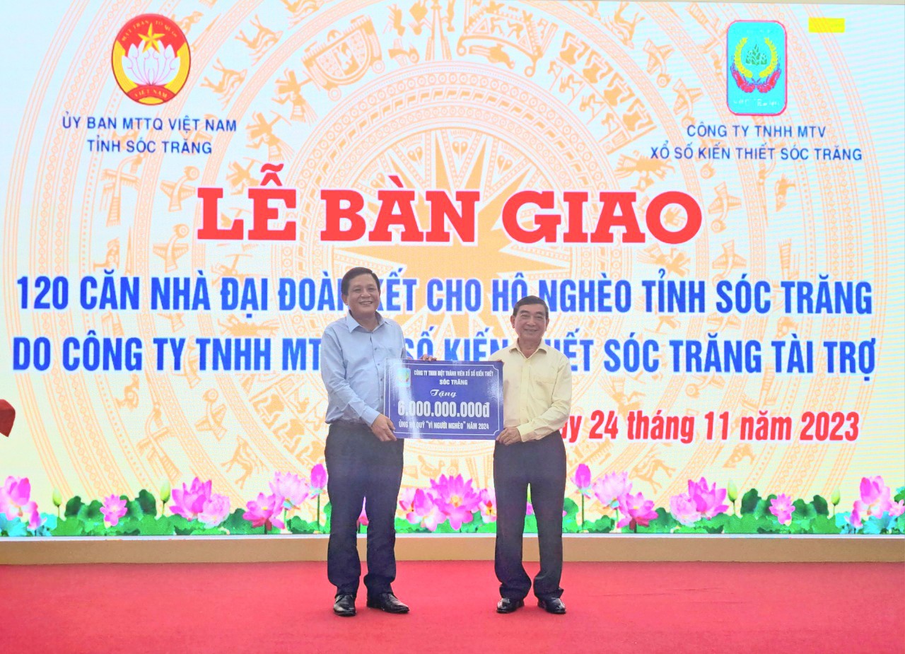 Sóc Trăng: Bàn giao 120 căn nhà đại đoàn kết cho hộ nghèo khó khăn về nhà ở