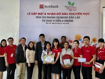 Học bổng Ươm mầm ước mơ SeABank viết tiếp giấc mơ đặt chân tới giảng đường Đại học cho 16 em học sinh nghèo