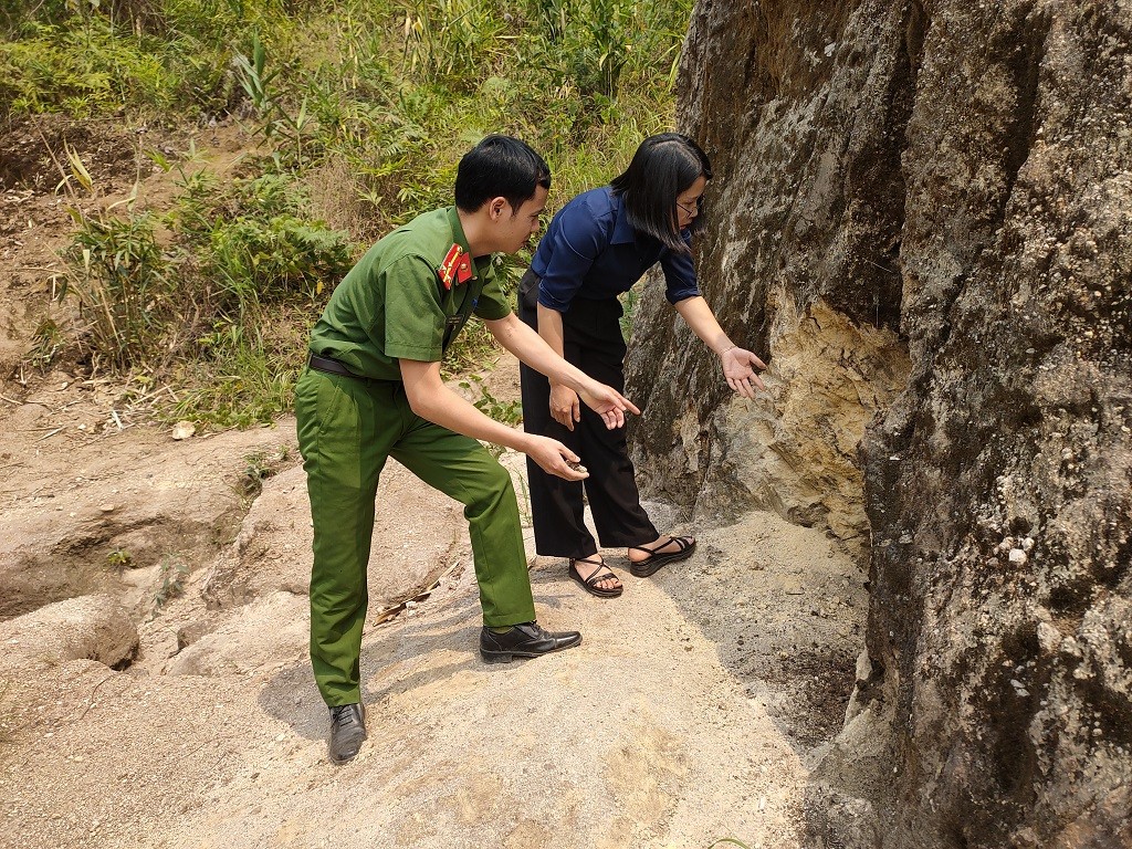 Bài 2: Tìm lối đi riêng
