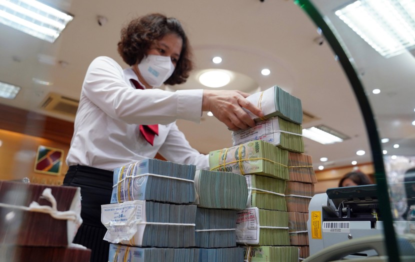 Đến cuối tháng 10, tăng trưởng tín dụng mới đạt 7,4% so với đầu năm.