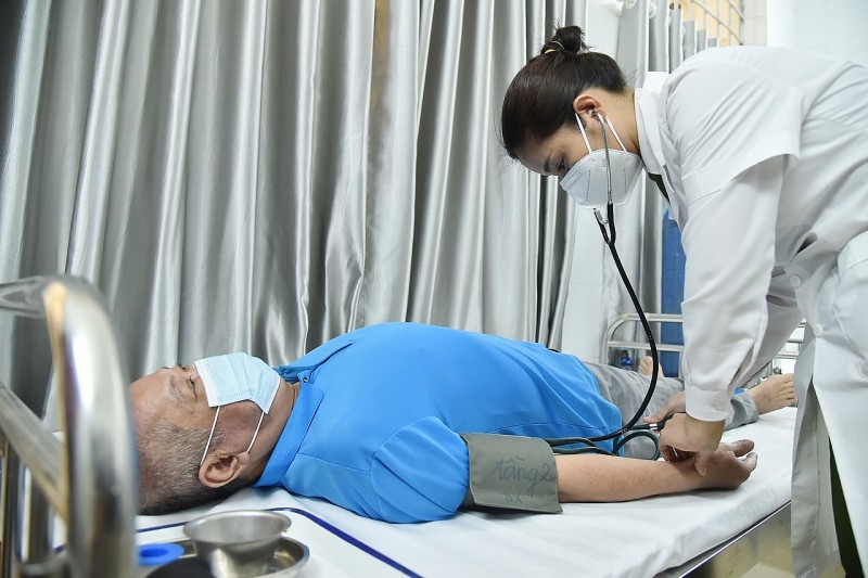 “Từ mẫu” sau cánh cửa trại giam