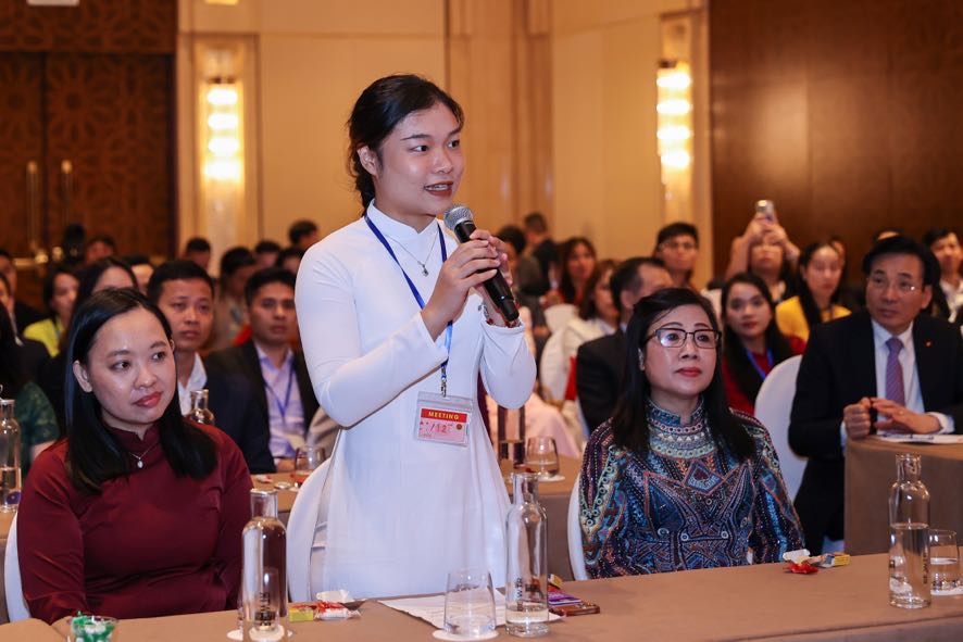 Thủ tướng Phạm Minh Chính: Mong cộng đồng kiều bào tại UAE ngày càng lớn mạnh- Ảnh 5. Thủ tướng Phạm Minh Chính: Mong cộng đồng kiều bào tại UAE ngày càng lớn mạnh- Ảnh 5.