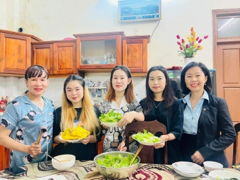 ngoi nha am ap cua hoc sinh sinh vien lao tai viet nam