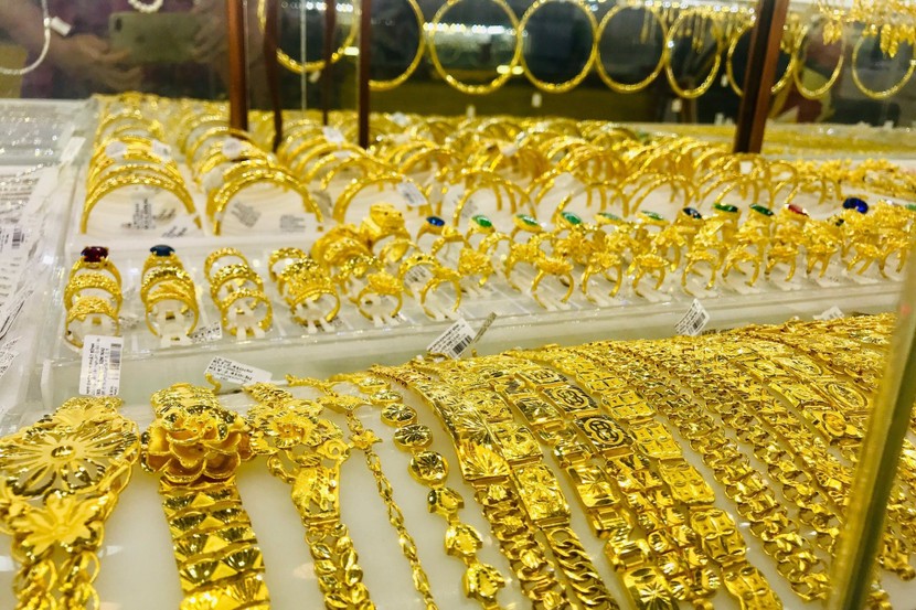 Giá vàng quay đầu 'hạ nhiệt'.