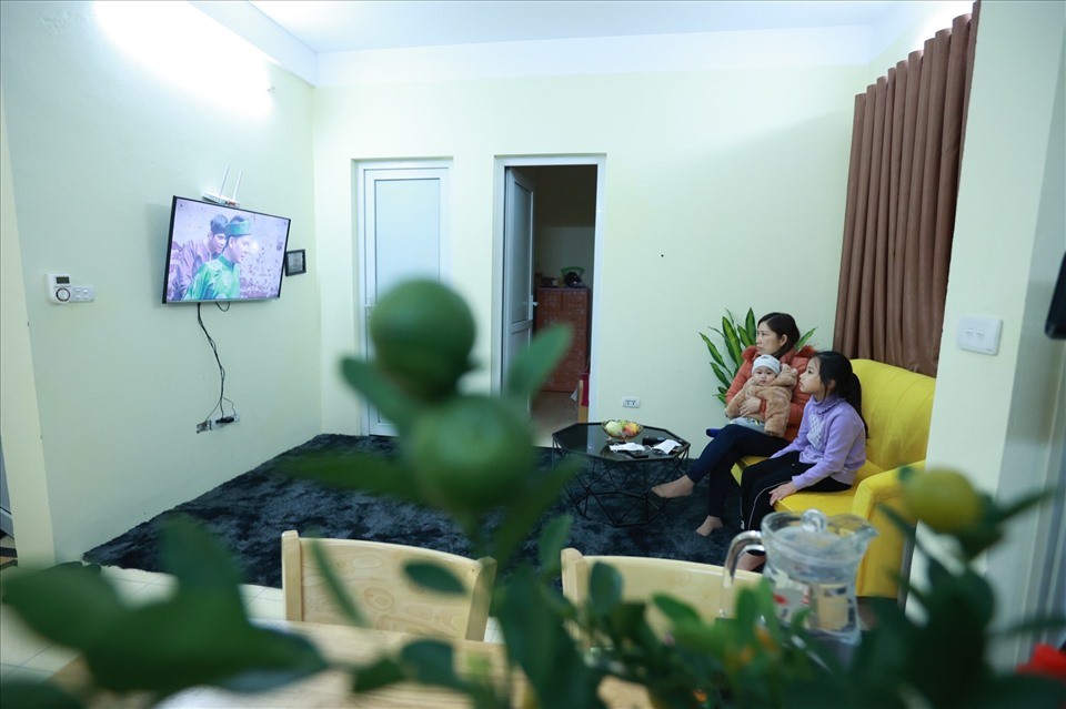 Một gia đình công nhân ở trong Khu Thiết chế Công đoàn tại tỉnh Hà Nam (Ảnh: H.N)
