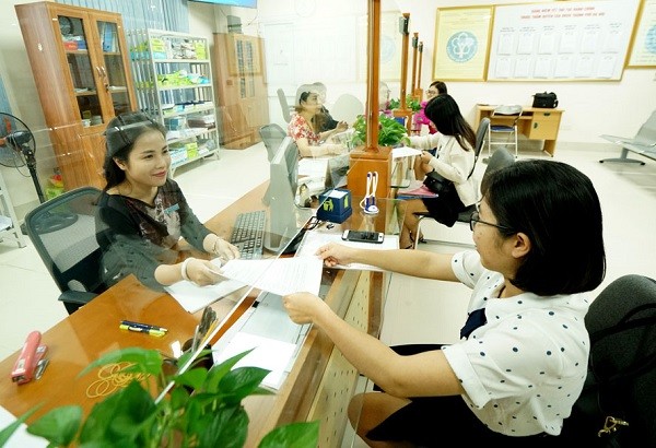 Bảo hiểm xã hội (BHXH) Việt Nam vừa ban hành Công văn số 4144/BHXH-VP gửi BHXH các tỉnh, thành phố trực thuộc Trung ương về việc không yêu cầu công dân nộp, xuất trình sổ hộ khẩu, sổ tạm trú khi thực hiện thủ tục hành chính (TTHC) thuộc thẩm quyền giải quyết của ngành BHXH Việt Nam Bảo hiểm xã hội (BHXH) Việt Nam vừa ban hành Công văn số 4144/BHXH-VP gửi BHXH các tỉnh, thành phố trực thuộc Trung ương về việc không yêu cầu công dân nộp, xuất trình sổ hộ khẩu, sổ tạm trú khi thực hiện thủ tục hành chính (TTHC) thuộc thẩm quyền giải quyết của ngành BHXH Việt Nam