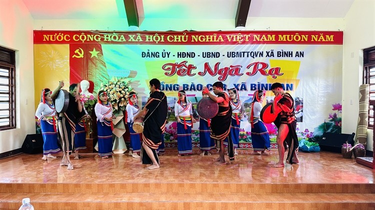 Tết Ngã rạ đặc biệt của đồng bào Cor Quảng Ngãi