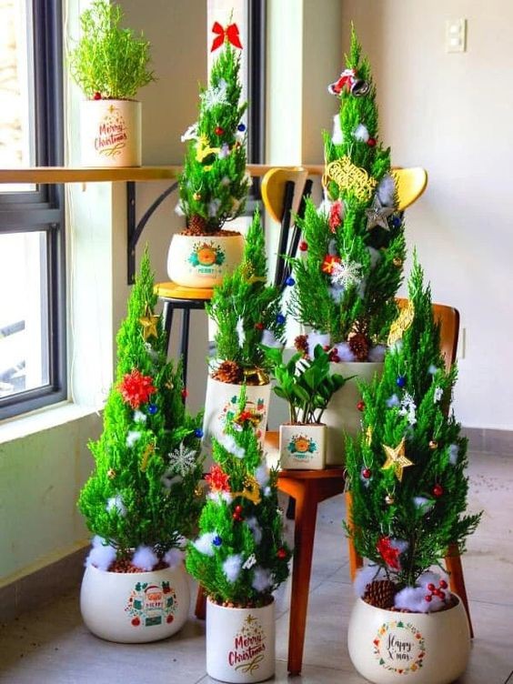 Những cách trang trí Noel tại cửa hàng ấn tượng, đẹp mắt nhất 2023