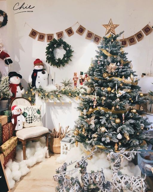 Những cách trang trí Noel tại cửa hàng ấn tượng, đẹp mắt nhất 2023