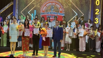 mo hinh cach lam moi thuc day tinh huu nghi viet trung