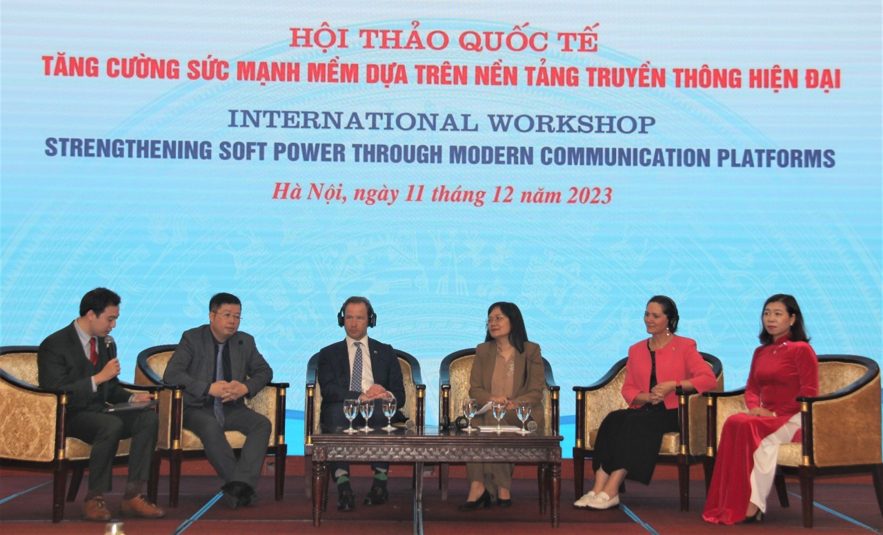 Hội thảo “Tăng cường sức mạnh mềm dựa trên nền tảng truyền thông hiện đại”.