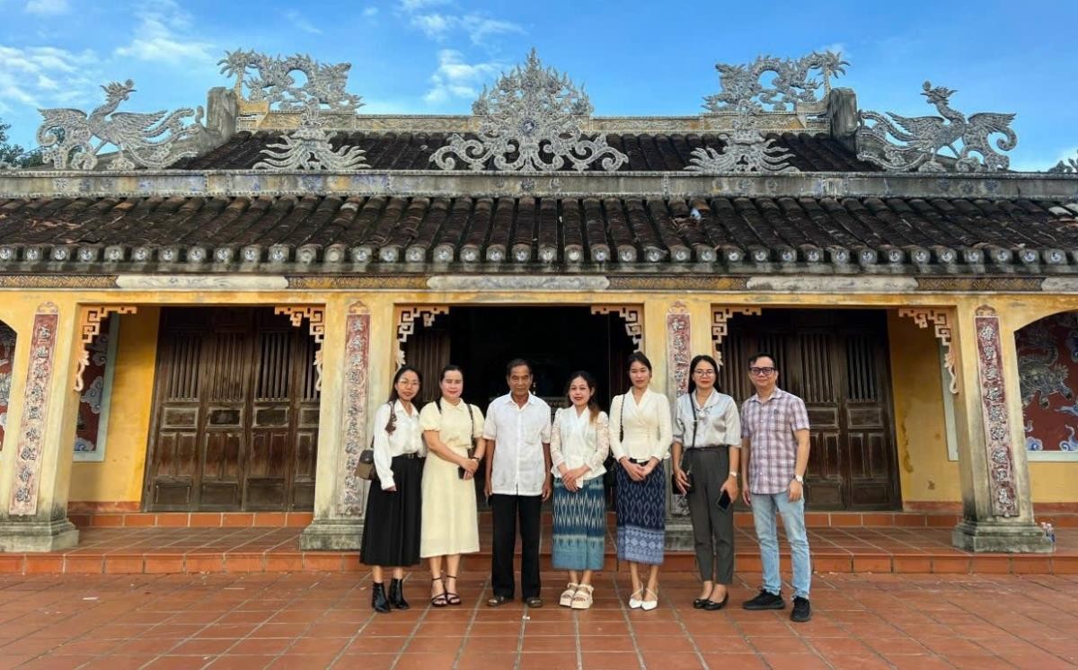 Thắm tình hữu nghị Việt - Lào